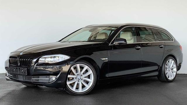 BMW 5er Touring - 530d 3,0 Xdrive Autom. AHK LEDER NAVI HEAD-UP PANO