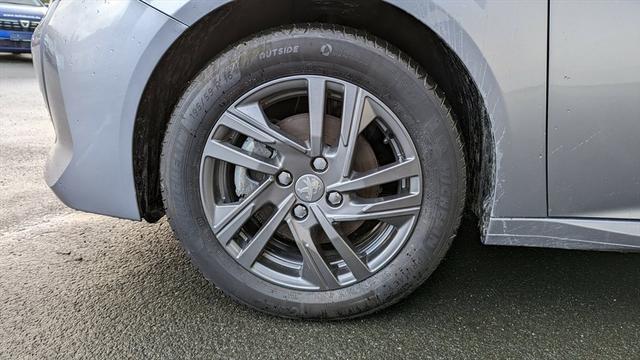 Peugeot 208 - II 1,2 Active Pack ALU DAB LED PDC SHZ TEMPOMAT