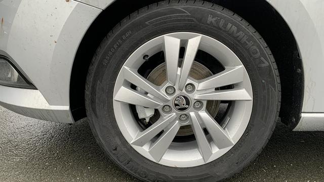Skoda Fabia Combi - III 1,0 TSI Ambition ALU DAB PDC SHZ TEMPOMAT NEBEL