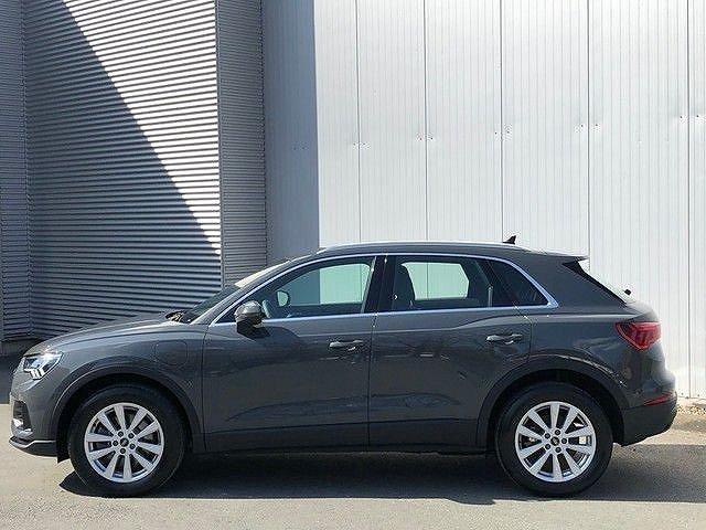Audi Q3 - 45 TFSI e S-tronic LED*Navi+*18Zoll*Glanz*VC