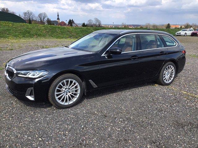 BMW 5er Touring - 530 i Luxury Line*UPE 79.040*HeadUp*Pano