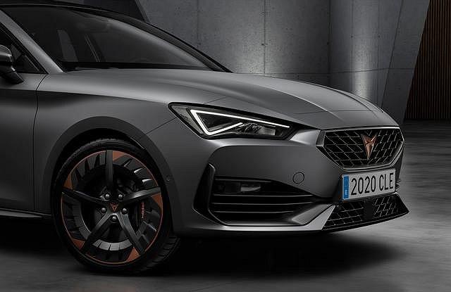 Cupra Leon Sportstourer - Kombi 2.0 TSI DSG 310 4Drive Klimaaut DAB VollL...
