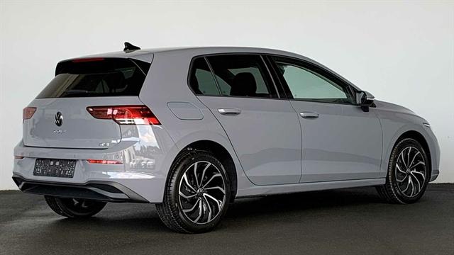 Volkswagen Golf - VIII 1,5 eTSI DSG Life ACC DAB LED NAVI RFK SHZ VIRTUAL