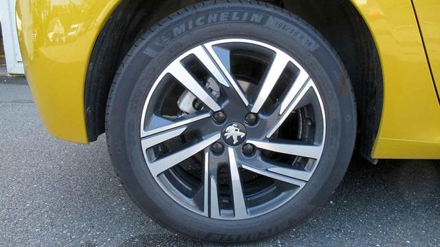Peugeot 208 - II 1,2 PT EAT8 Active ALU DAB LED PDC RFK SHZ TOUCH