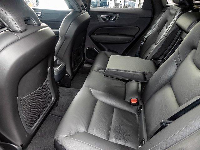 Volvo XC60 - XC 60 Plus Dark 2WD B4 Benzin EU6d StandHZG digitales Cockpit Memory Sitze Soundsystem