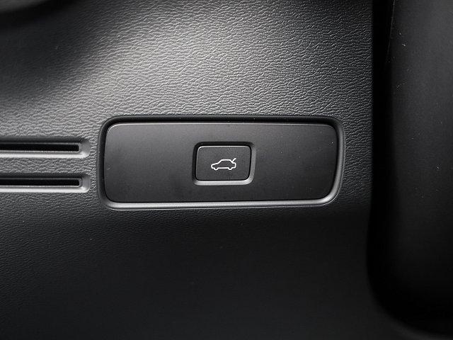 Volvo XC40 XC 40 Core 2WD B3 EU6d Navi digitales Cockpit Soundsystem LED Scheinwerferreg. El. Heckklappe 