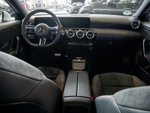 Mercedes-Benz A-Klasse A 200 Limousine LED Pano Navi SHD Kamera Keyless 