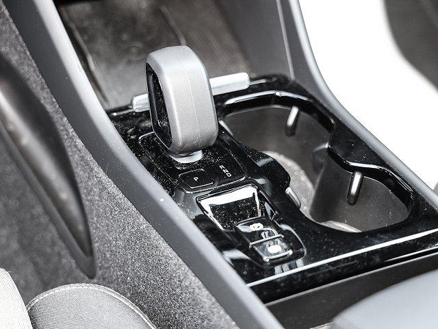 Volvo XC40 XC 40 Plus Bright Recharge Plug-In Hybrid 2WD T4 Twin Engine EU6d StandHZG Navi digitales Cockpit 