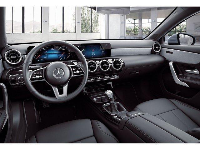Mercedes-Benz A-Klasse A 180 Progressive Standhz. LED Navi Kamera Leder 