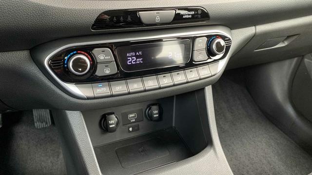 Hyundai i30 Kombi CW 1.5 DCT ALU DAB KA LED LHZ PDC RFK SHZ TOUCH 