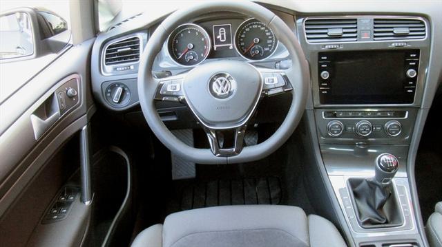 Volkswagen Golf VII 1.4 TSI ALU KA LED PDC SHZ NEBEL TOUCH 
