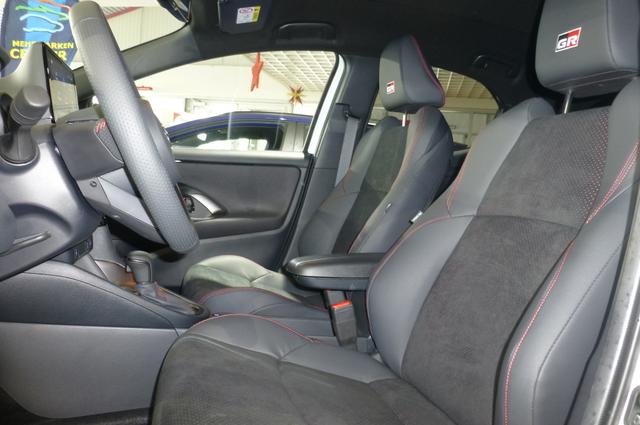 Toyota Yaris Hybrid GR Sport 1.5 Dual-VVT-iE 