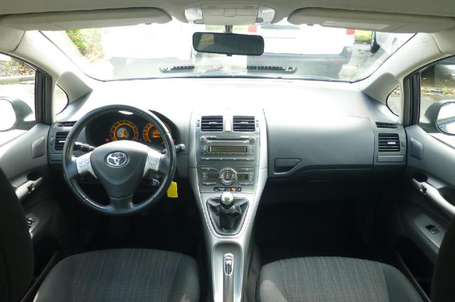 Toyota Auris Sol 