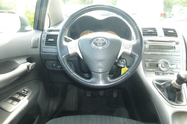 Toyota Auris Sol 
