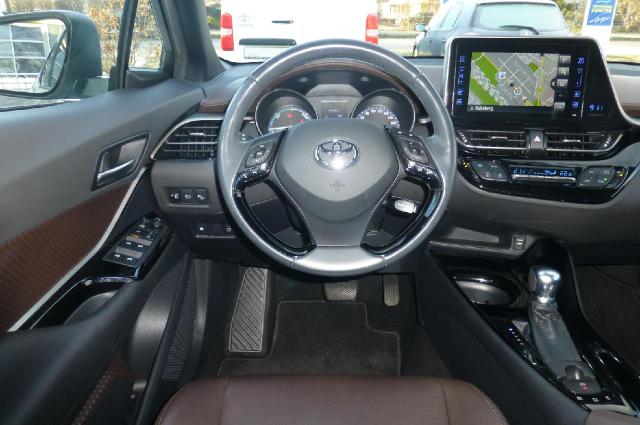 Toyota C-HR Hybrid Lounge 