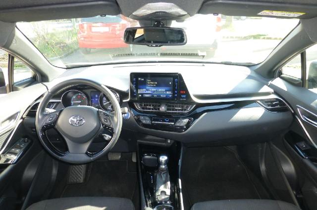 Toyota C-HR Hybrid Team D 