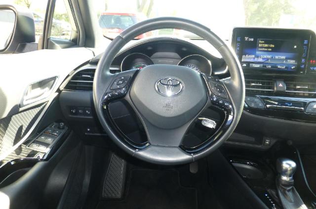 Toyota C-HR Hybrid Team D 