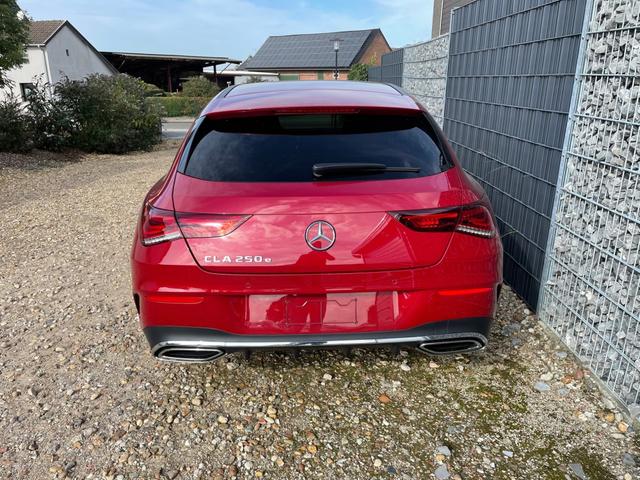Mercedes-Benz CLA Shooting Brake e SB AMG Line AHK 