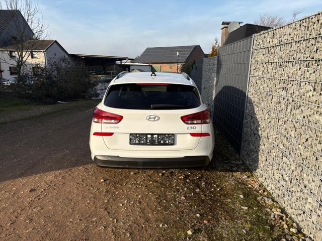 Hyundai i30 Kombi 1.5 T-GDI 48V DCT Smart Sitzheizung 