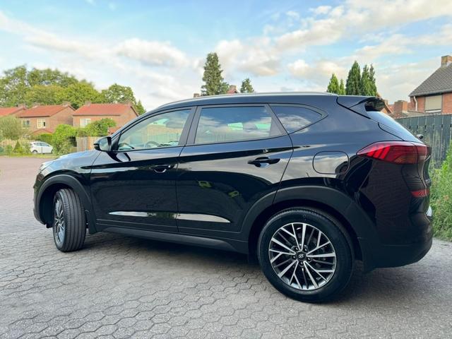 Hyundai TUCSON 1.6 GDI Navi SHZ 18" 