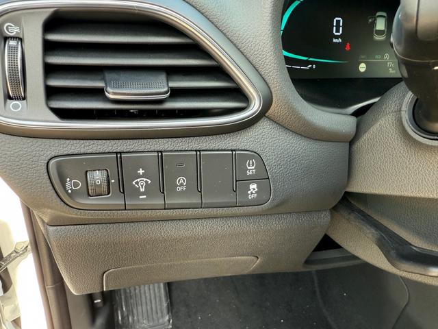 Hyundai i30 Kombi 1.5 T-GDI 48V DCT Smart Sitzheizung 