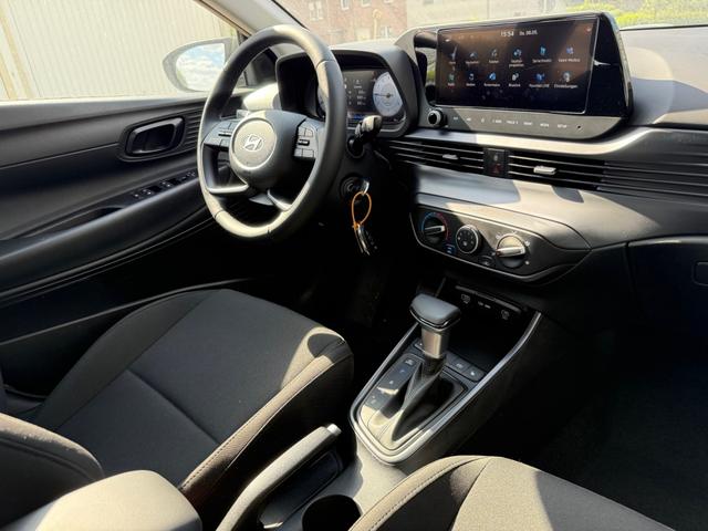 Hyundai i20 1.0 T DCT NAVI SHZ Alu16" PDC/CAM 