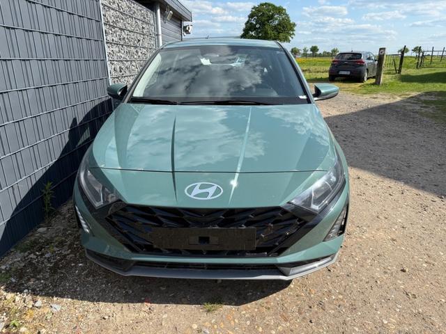 Hyundai i20 - 1.0 T DCT NAVI SHZ Alu16" PDC/CAM
