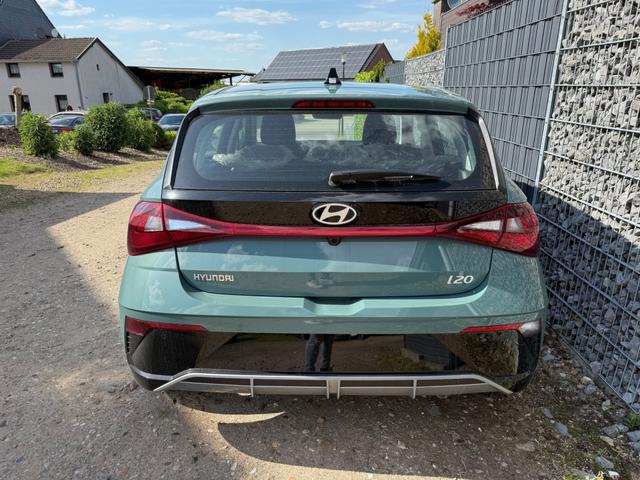 Hyundai i20 1.0 T DCT NAVI SHZ Alu16" PDC/CAM 