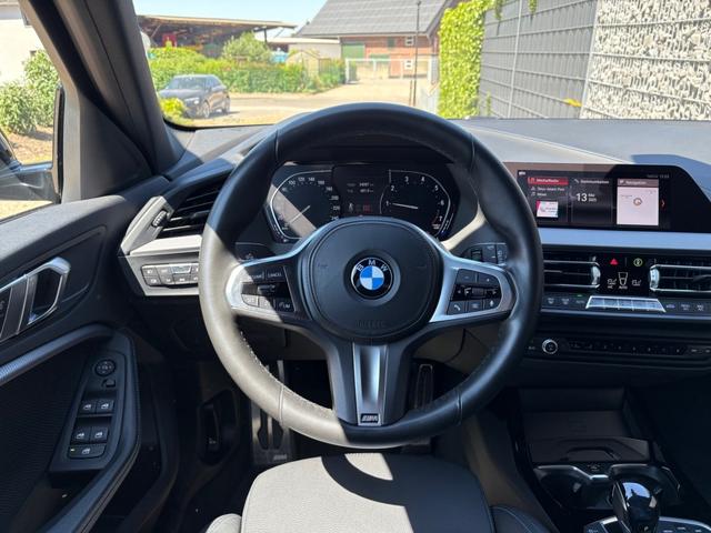 BMW 1er i M Sport Navi App SHZ Allwetter 