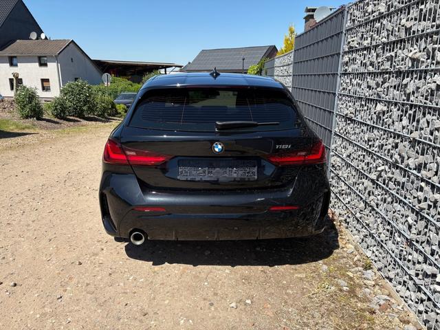 BMW 1er i M Sport Navi App SHZ Allwetter 