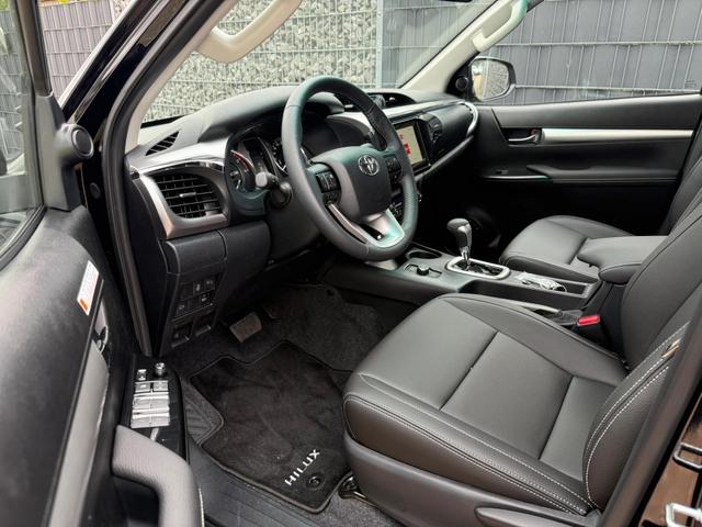 Toyota Hilux Double Cab 2.8 48V AT Leder APP SHZ CAM 