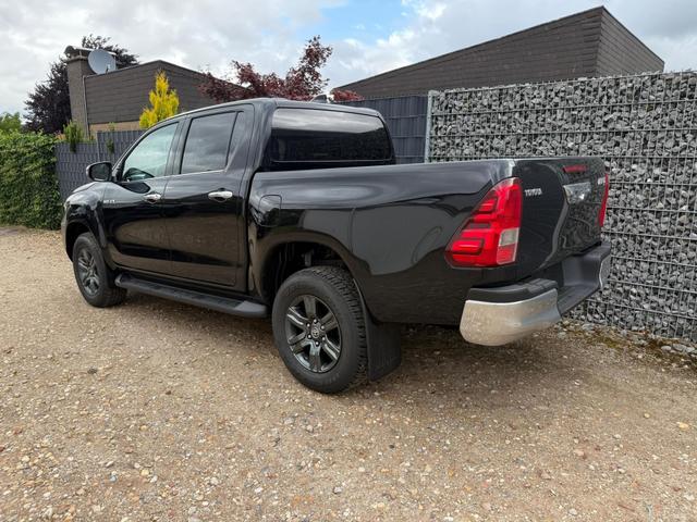 Toyota Hilux Double Cab 2.8 48V AT Leder APP SHZ CAM 
