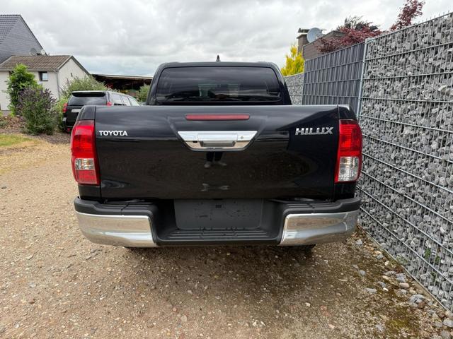 Toyota Hilux Double Cab 2.8 48V AT Leder APP SHZ CAM 