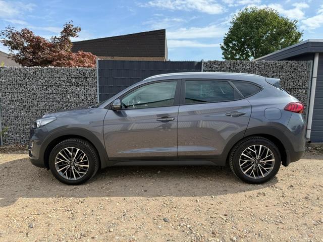 Hyundai TUCSON 1.6 T-GDI Navi SHZ AHK 18" Allwetter 