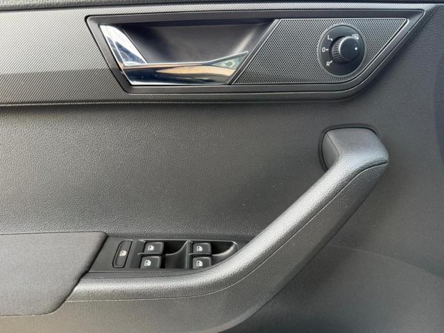 Skoda Fabia 1.4 TSI DSG R5 Navi Kam Keyless SHZ 