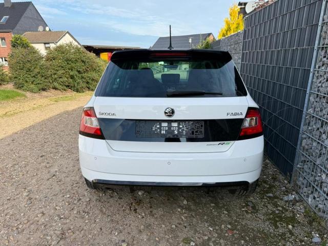 Skoda Fabia 1.4 TSI DSG R5 Navi Kam Keyless SHZ 