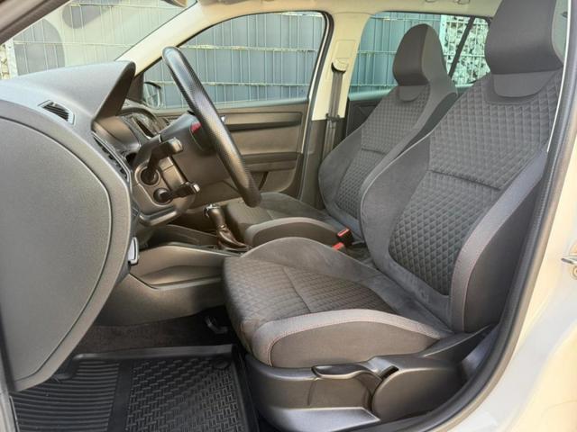 Skoda Fabia 1.4 TSI DSG R5 Navi Kam Keyless SHZ 