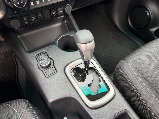 Toyota Hilux 2.8 48V AT 4WD APP ACC CAM SHZ 