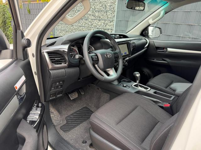 Toyota Hilux 2.8 48V AT 4WD APP ACC CAM SHZ 