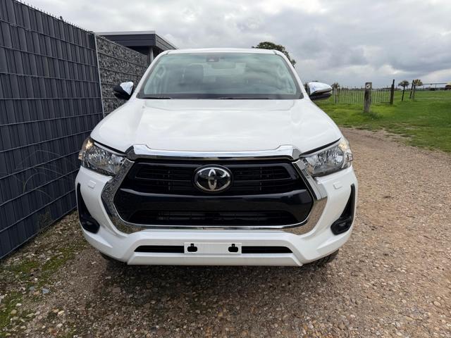 Toyota Hilux - 2.8 48V AT 4WD APP ACC CAM SHZ
