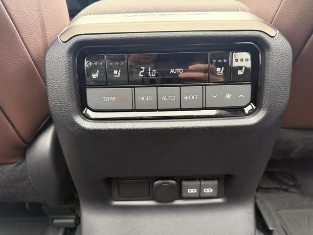 Toyota Land Cruiser 2.8 D-4D AT 5-S First Edition Pano 