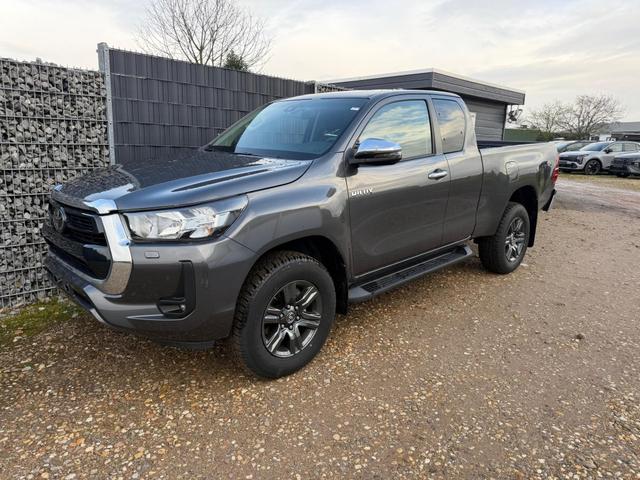 Toyota Hilux Extra Cab - 2.8 D-4D AT 4WD Professional Ash grey