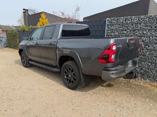Toyota Hilux 2.8 D4D 48V AT Invincible AHK Lager 