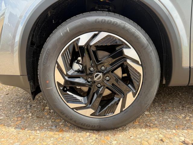 Nissan Qashqai 1.3 48V AT Connecta Navi LED T.Leder 