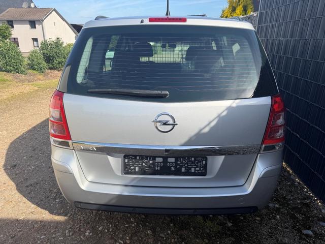 Opel Zafira 1.8 B 7-Sitzer Allwetter SHZ PDC 
