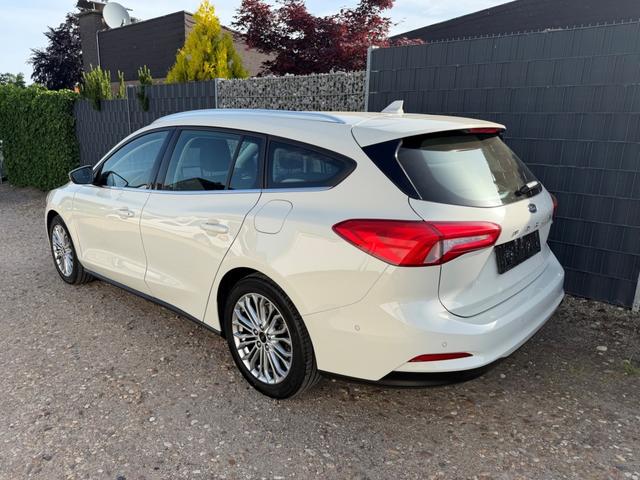 Ford Focus Turnier 1.0 EcoBoost 155 48V Titanium AHK Totwinkel 