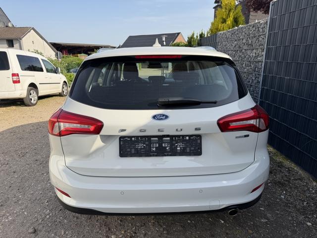 Ford Focus Turnier 1.0 EcoBoost 155 48V Titanium AHK Totwinkel 