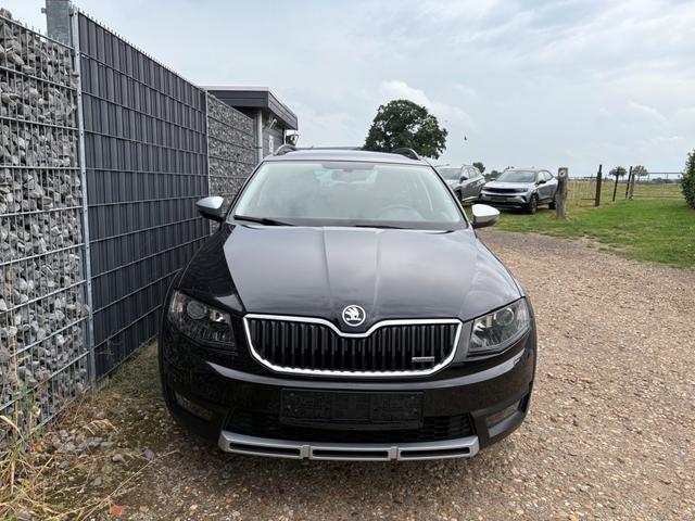 Skoda Octavia Combi Scout 2.0 TDi 4x4 Navi EHK AHK SHZ 