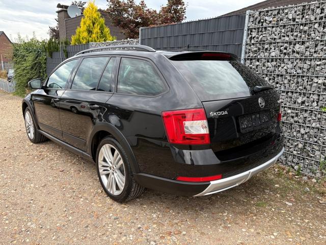 Skoda Octavia Combi Scout 2.0 TDi 4x4 Navi EHK AHK SHZ 