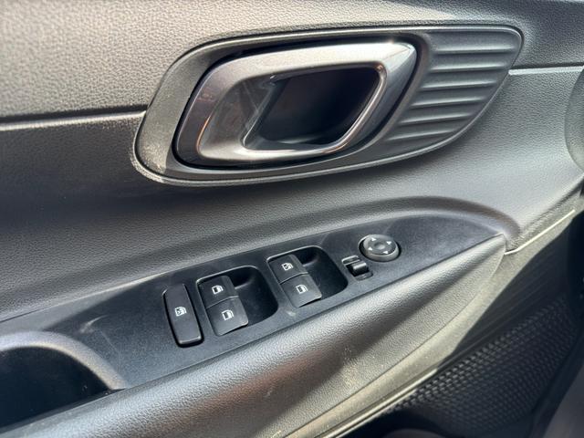 Hyundai i20 1,0 MJ25 Klimaauto Navi DiCo10,25 Kam PDC SpAs 